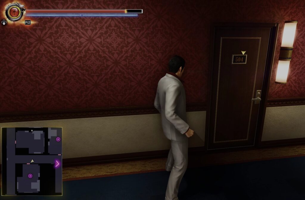 호텔안에서 칸다 찾기